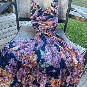 Stunning bursting with color BCBG Max Azria floral dress. Size 4